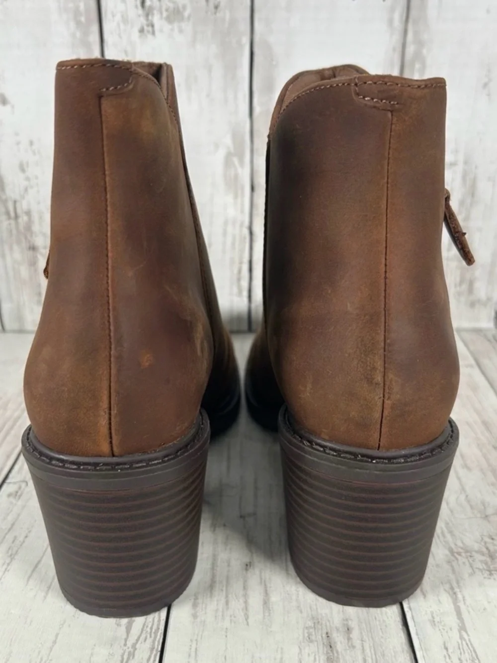 CLARKS Scene Zip Dark Tan Oiled Leather Insulated Cushioned Boots  8.5 NIB